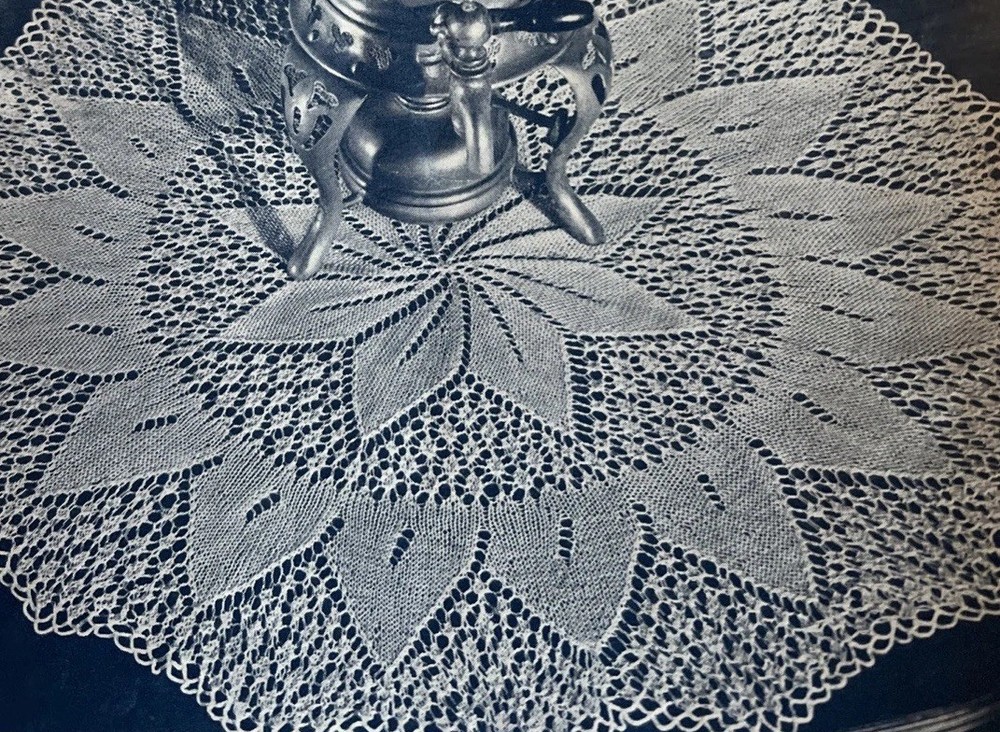 Vintage 1950s Royal Hand Crochet Pattern SETTING SUN 18" Table Top Doily