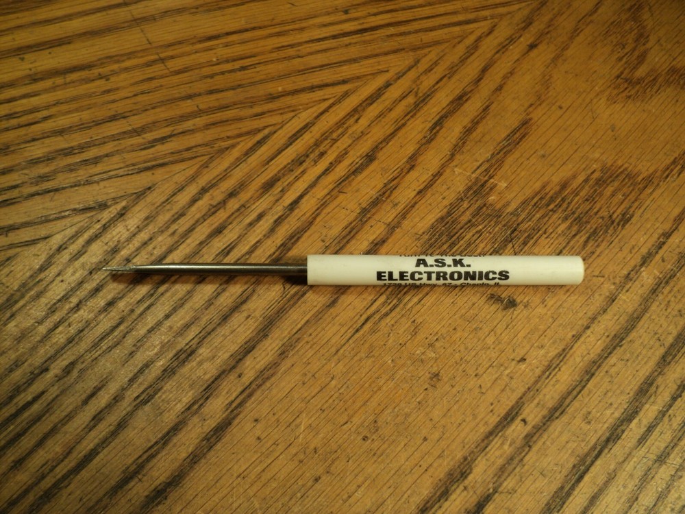 Vintage Small Flat Blade Screw Driver    A.S.K. Electronics  Chaplin IL