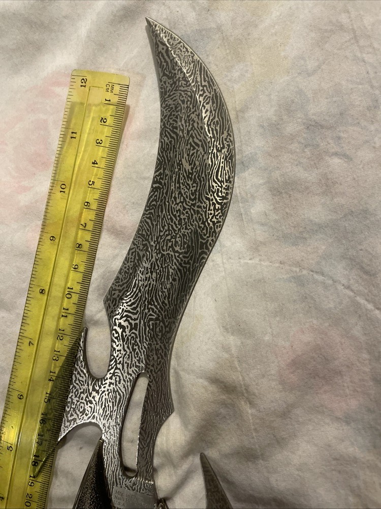 ￼ fantasy dagger