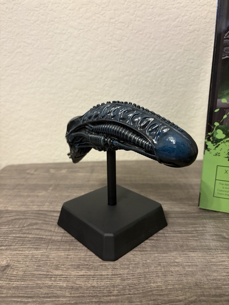 ALIEN XENOMORPH WARRIOR HEAD Figure With Stand