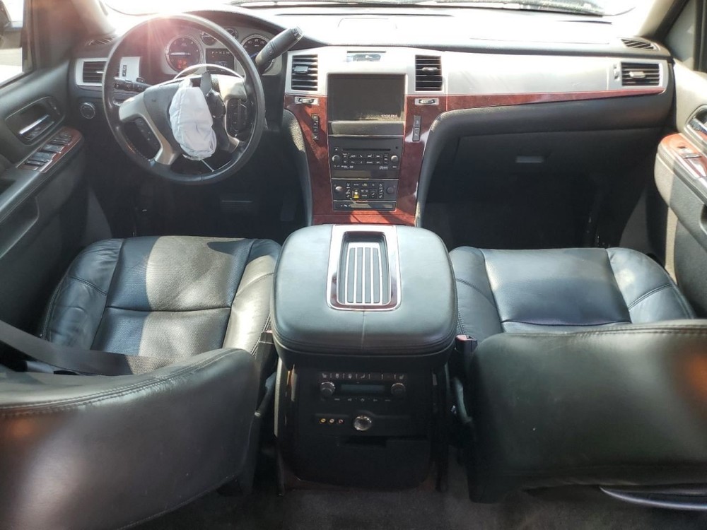 ESCALAESV 2011 Glove Box 4604416
