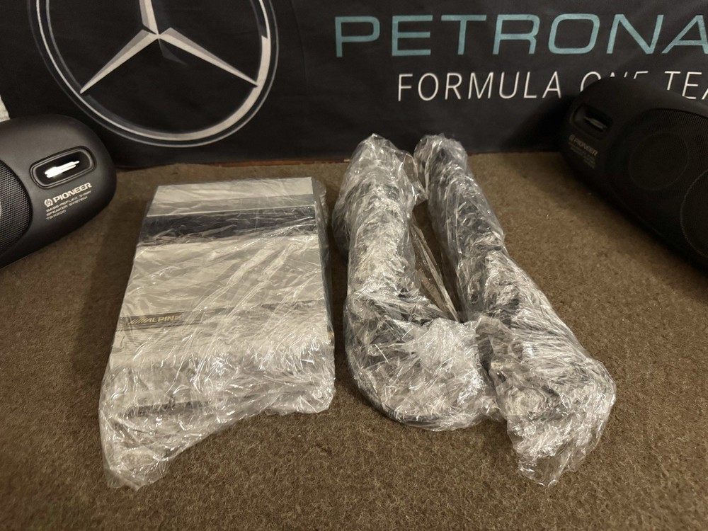 ALPINE PXA-H600 Digital Audio Processor & PXA-H600 Controller Old-School