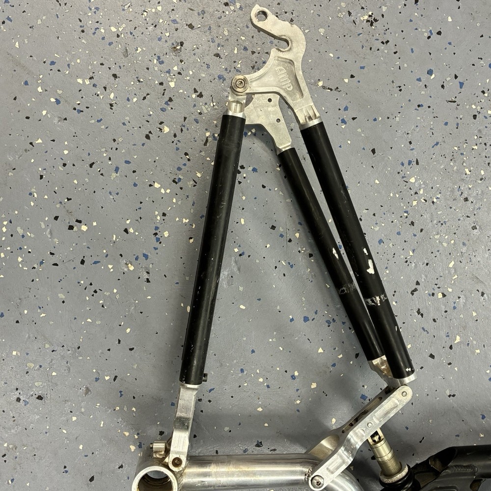 AMP Research B5 Full Suspension Large Frame