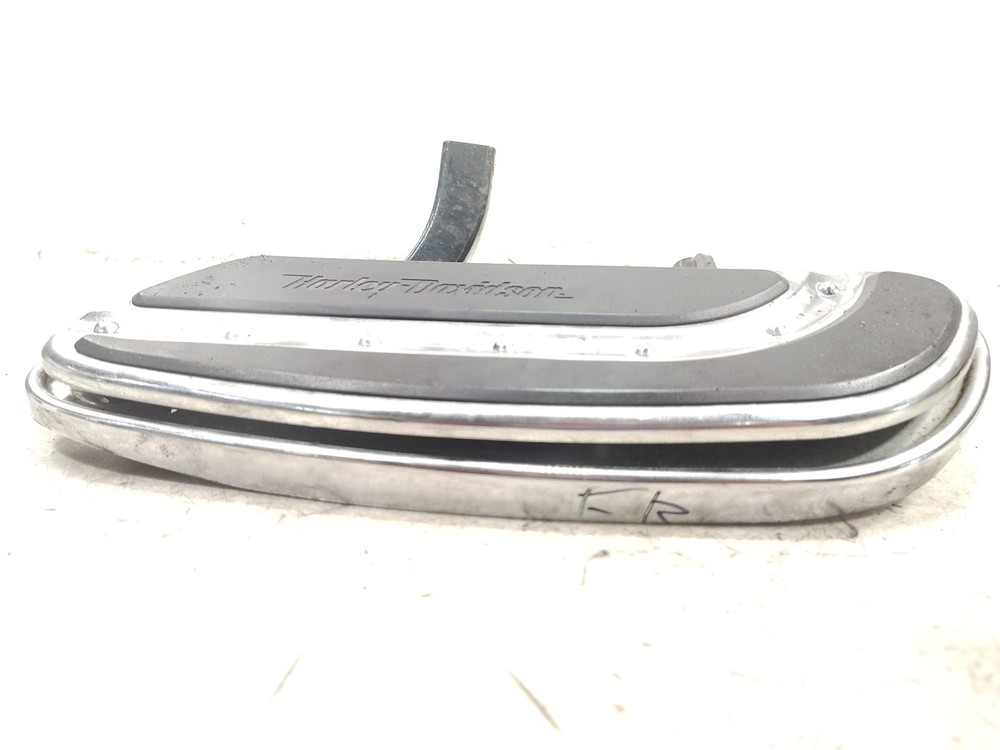 2006 Harley Street Glide FLHXI Front Left Right Floorboard Pair Mount Bracket