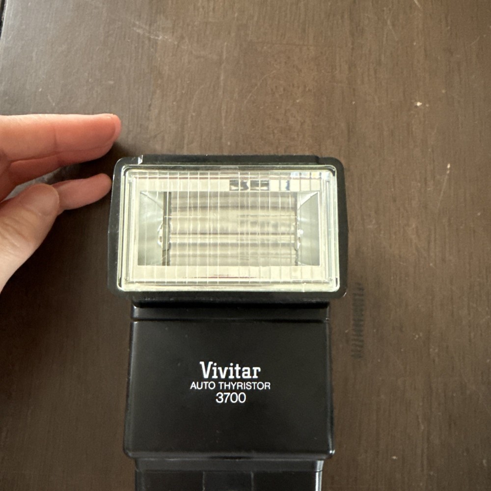 Vivitar Auto Thyristor 3700 Flash Unit - Tested