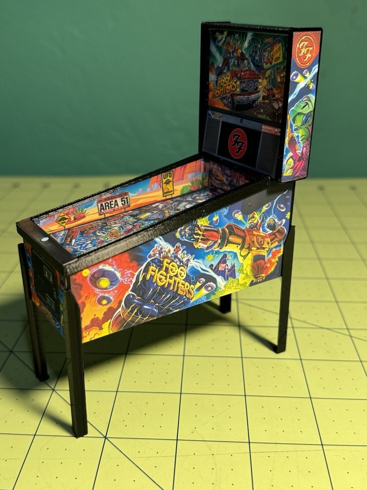 Miniature Replica "Foo Fighters” Pinball Machine Scale Model, Keepsake, Trophy