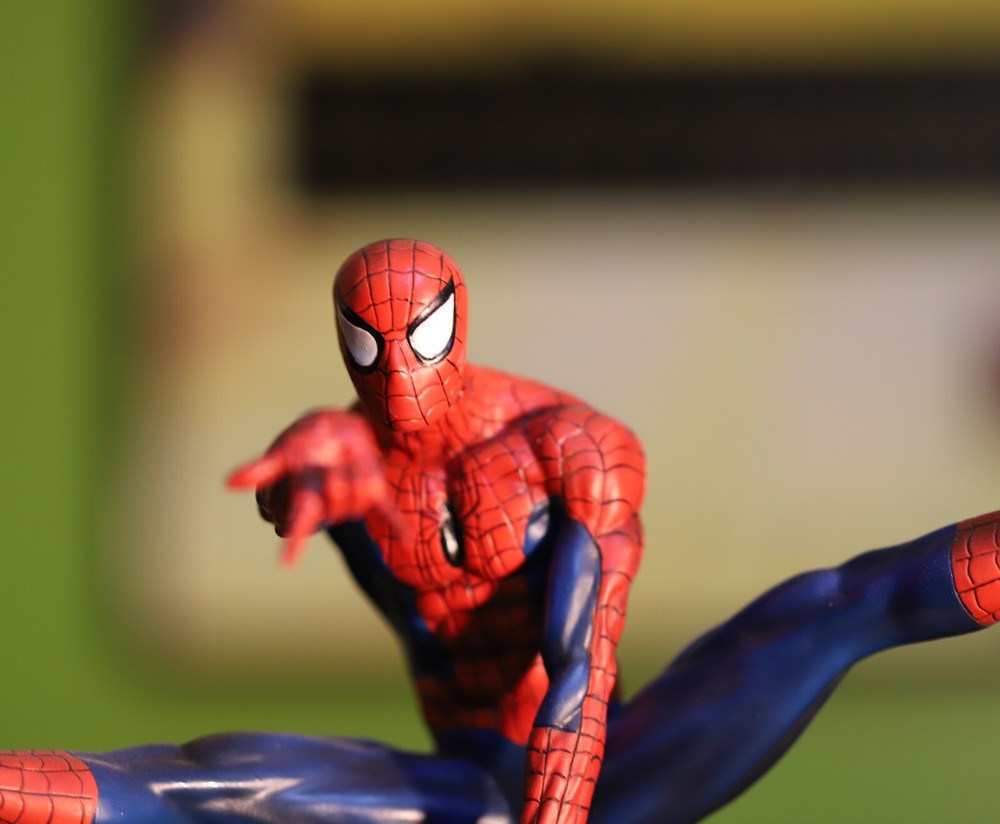 SPIDERMAN STATUE PREMIER COLLECTION Only 5000 pcs By DIAMOND SELECT. 2004.