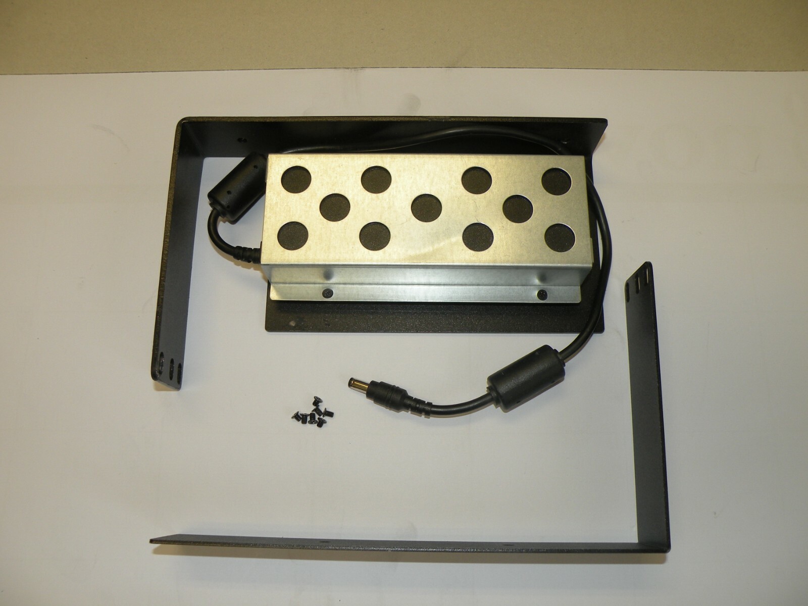 RIVERBED CXA-00570-B020 NETWORK APPLIANCE ACCELERATOR 2GB 320GB HDD 80GB SSD