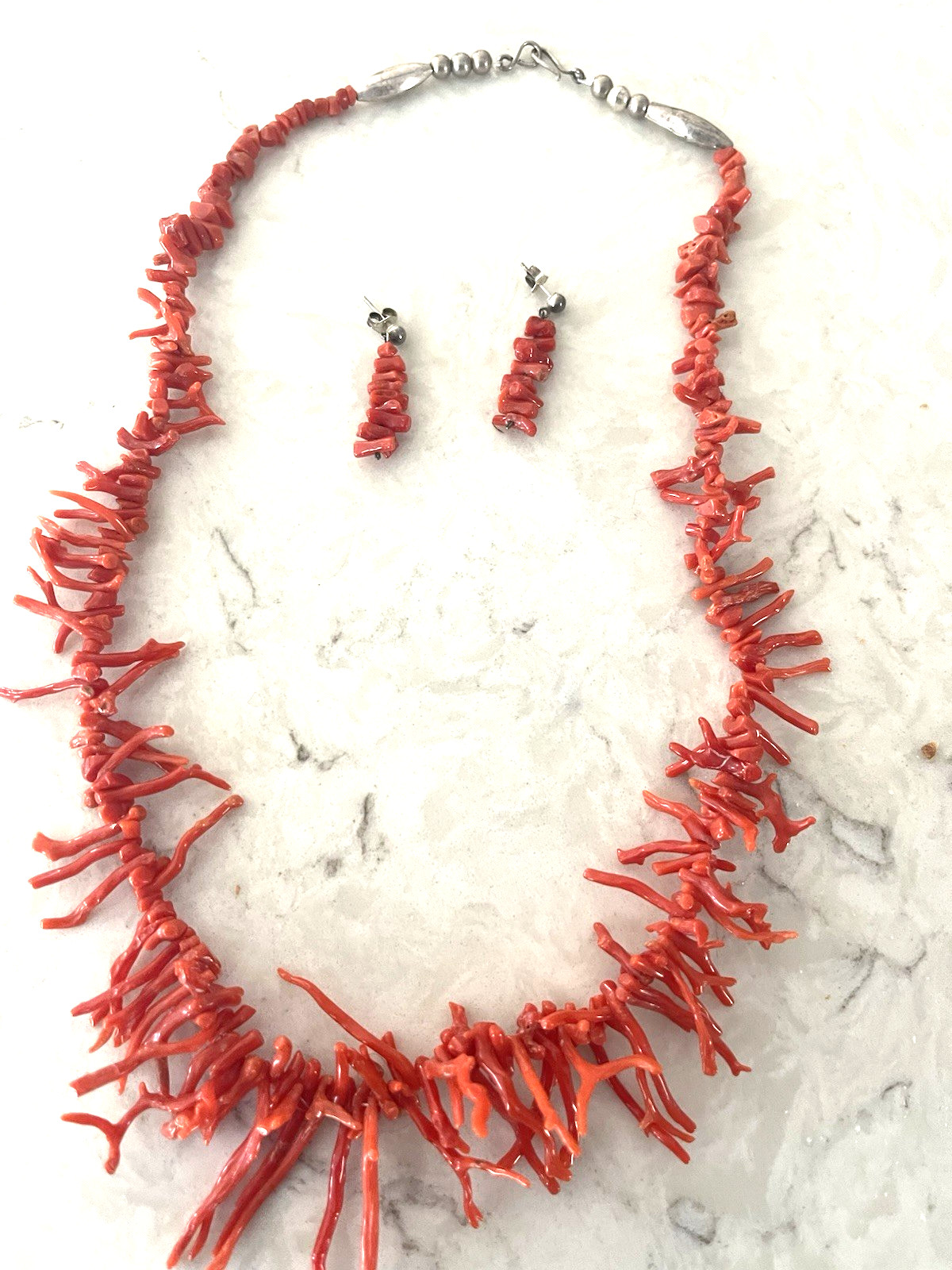 EXCEPTIONAL VINTAGE SANTO DOMINGO CORAL STERLING SILVER NECKLACE & EARRINGS SET