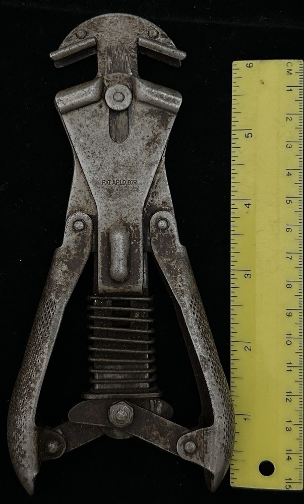 Castrator Pliers Elastrator Tool for Cattle, Goat, Sheep Dock Tail Cutting