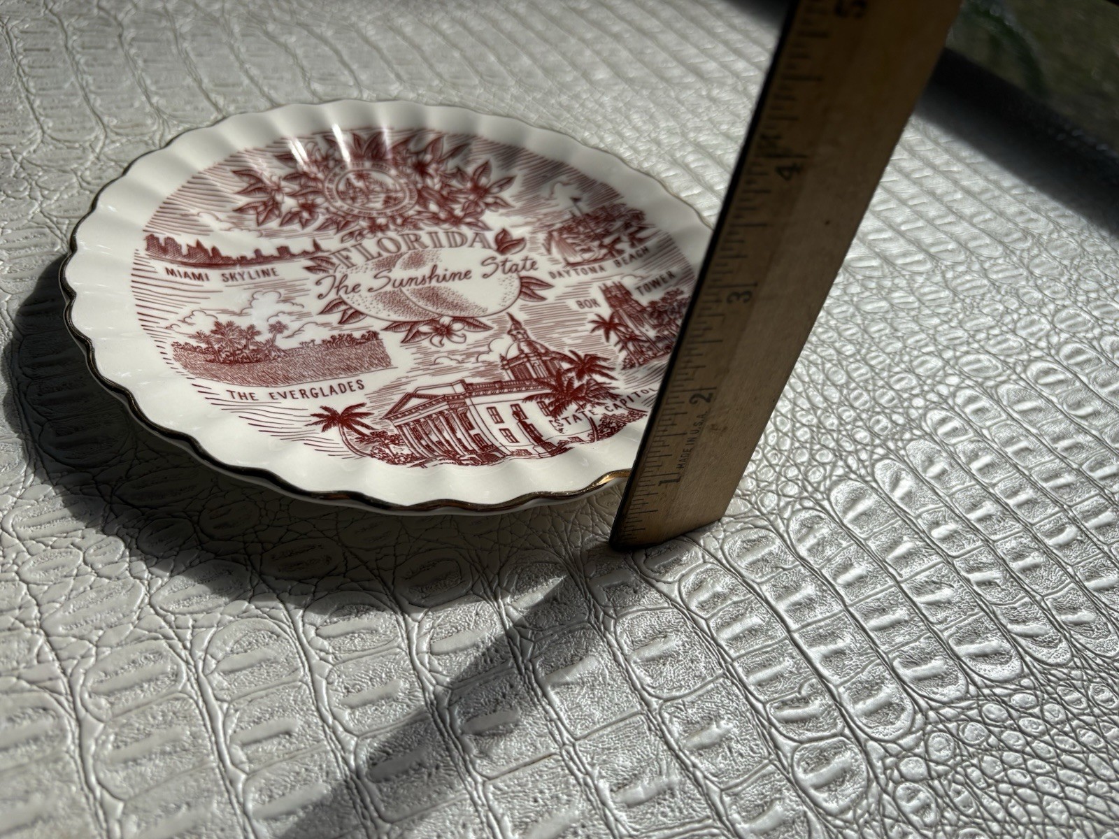 VTG Florida Souvenir Plate Sunshine State Transfer Ware Scallop Edge Kitsch Wall