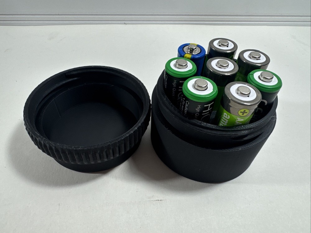 AA Battery Case With Screw Top Holds 8