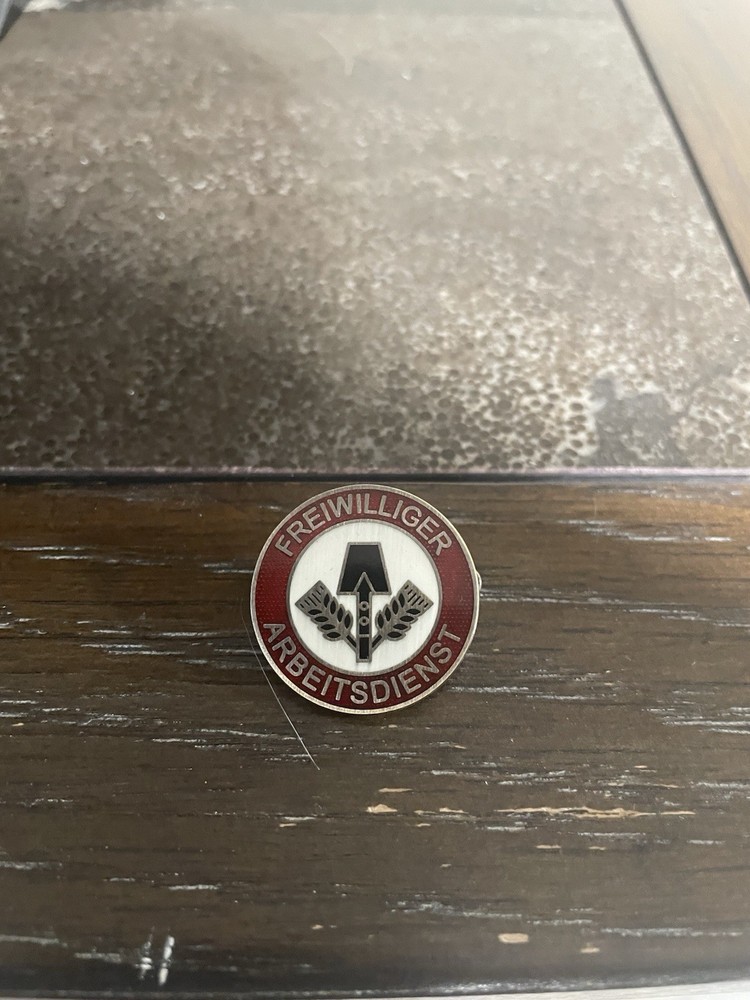 WW2 German Freiwilliger Arbeitsdienst Pin