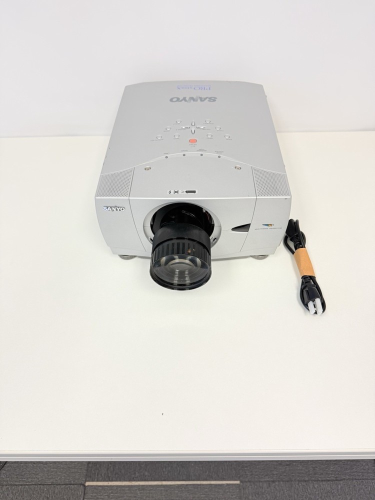 Sanyo Projector Pro XtraX Multiverse Model # PLC-XP46L W/ Lens Tested