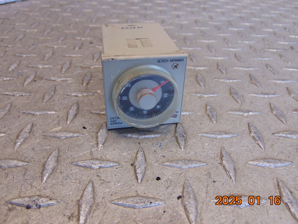 OMRON H3CR-HBL TIMER