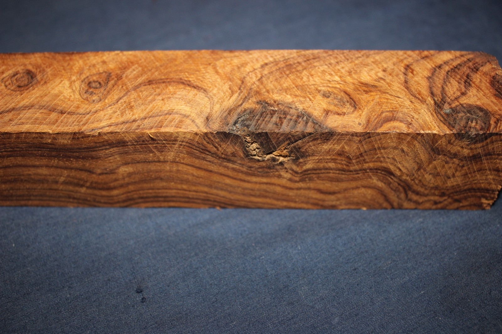 Arizona Desert Ironwood DUCK CALL 1.51" x 1.52" x 12" #D975