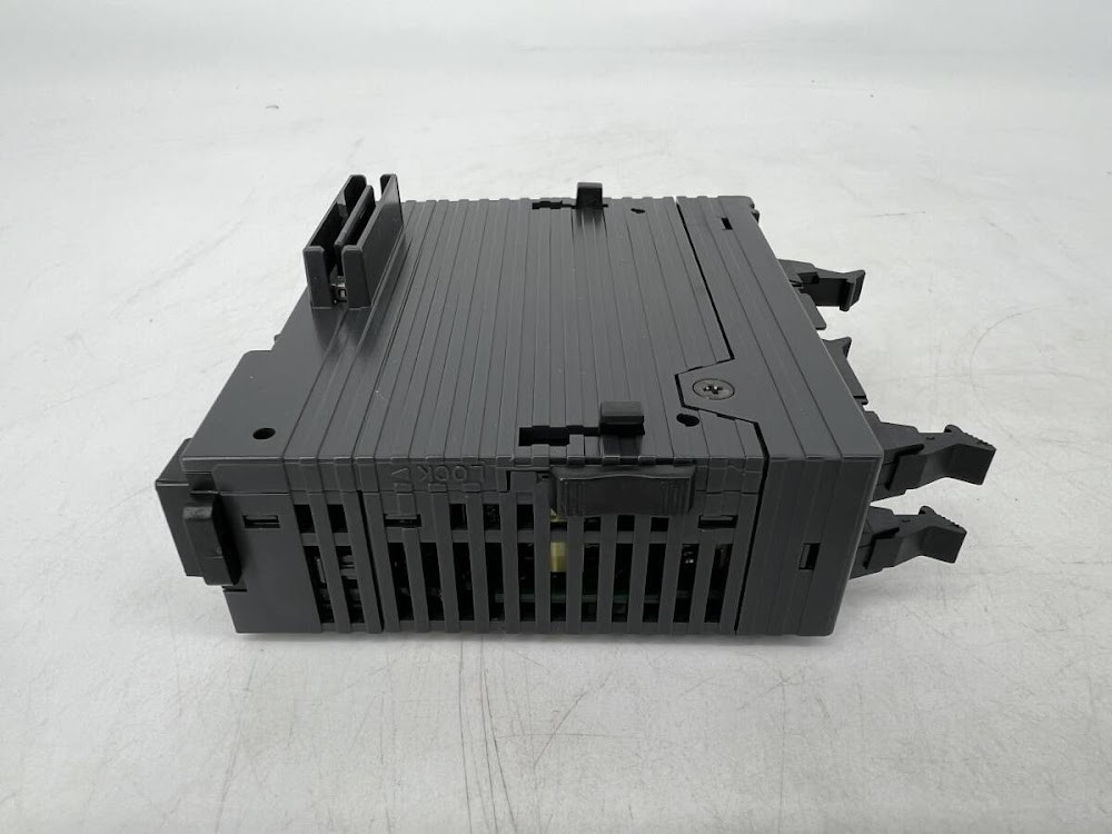 KEYENCE KV-C64TCP PLC Output Unit Module TESTED USED