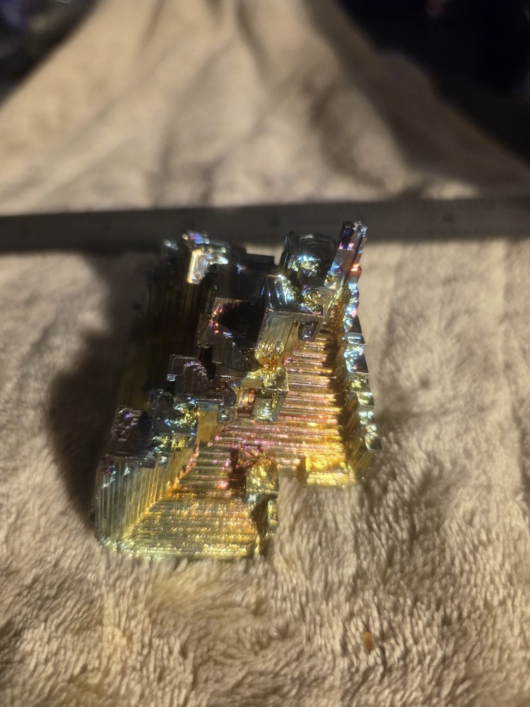 BEAUTIFUL BISMUTH SPECIMEN 144 GRAMS