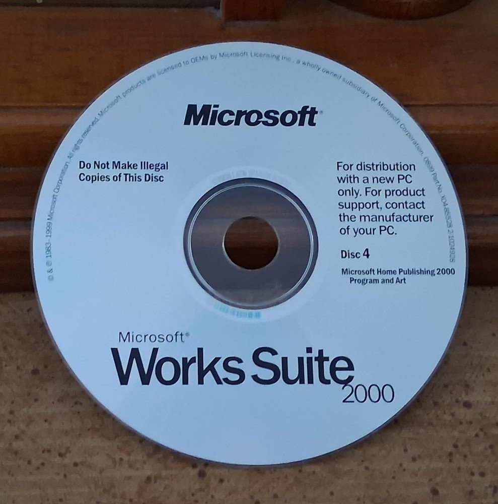 Microsoft Works Suite 2000 - 7 CD-ROM Set