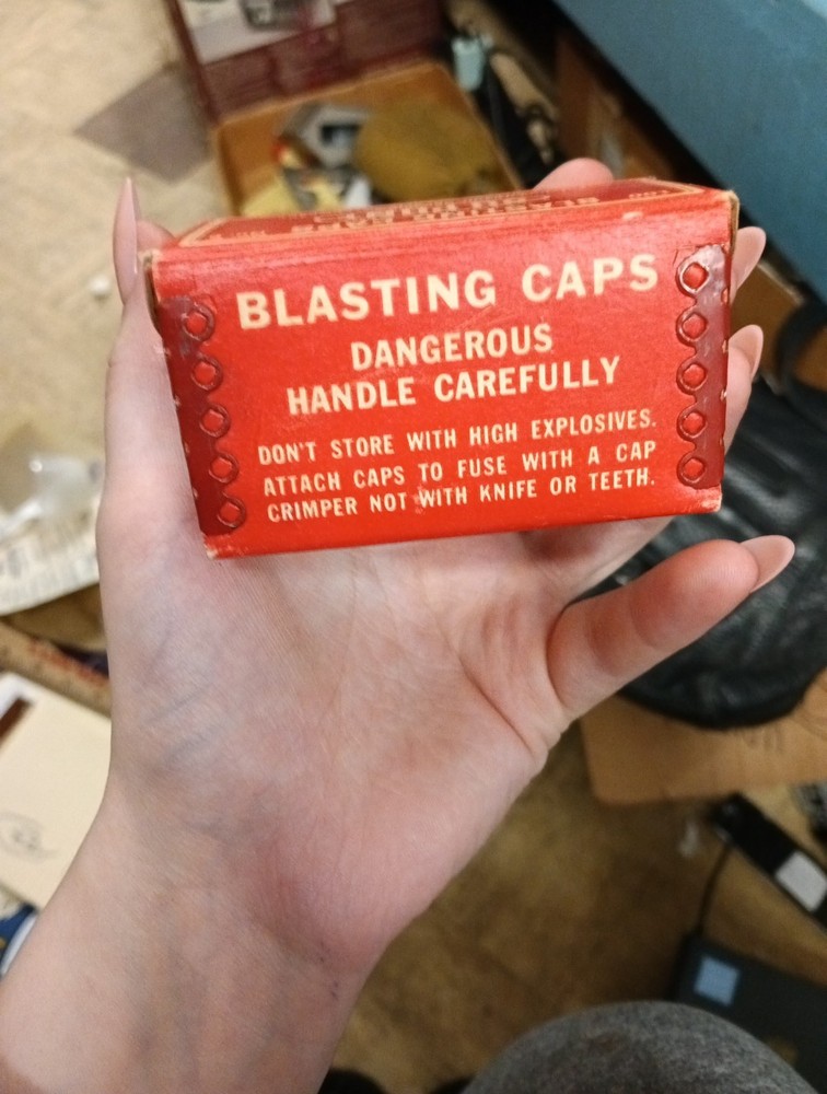 Red Du Point Blasting Caps Cardboard Box Wilmington Delaware