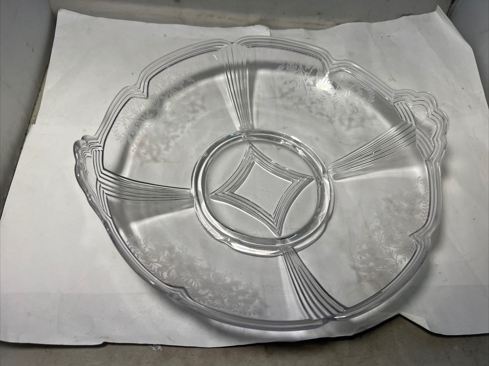 Beautiful 10” Scalloped Clear Glass Serving /Candy Dish