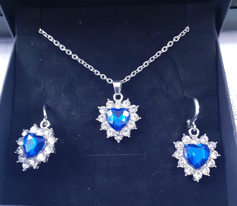 Necklace & Earrings Set with Clear Stone Heart.