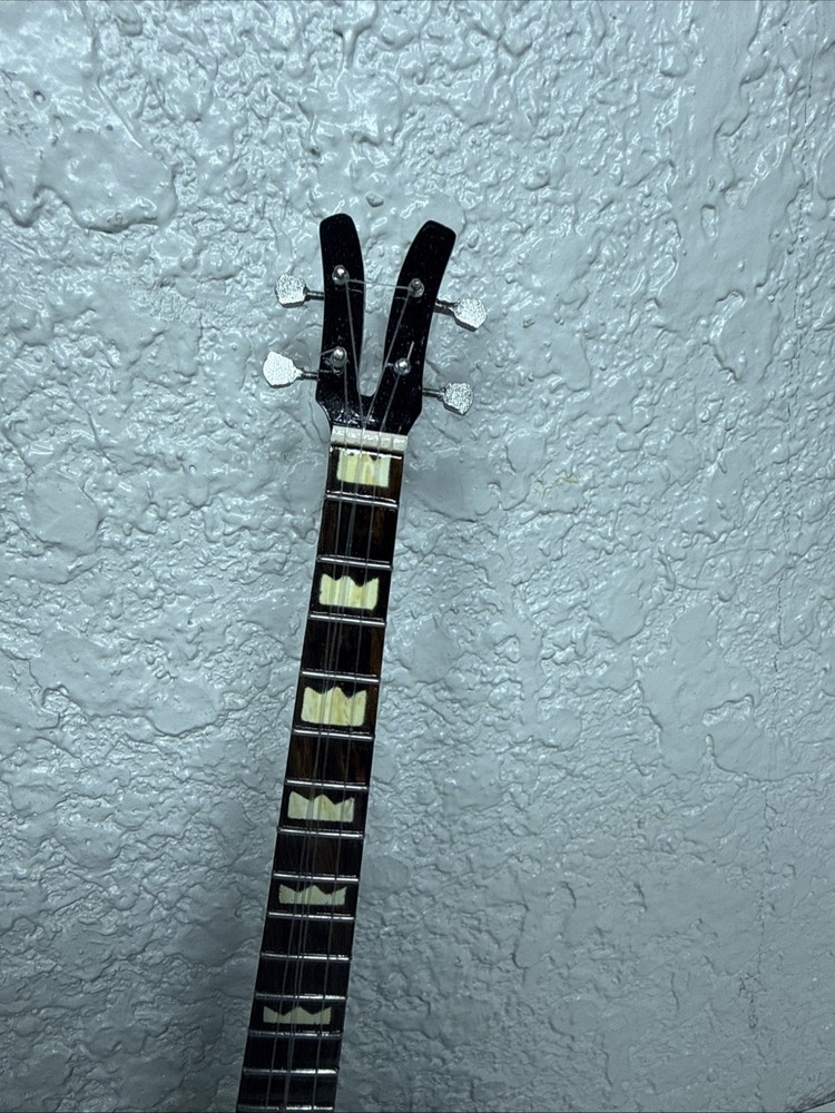 Miniature Bass Guitar For KISS GENE SIMMONS Ax USED