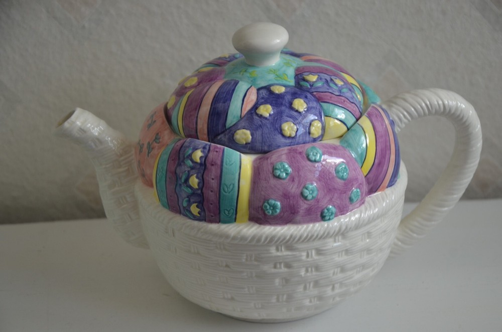 Easter Parade Teapot, Mervins 1996 basketweave and decorated egg pattern, no box