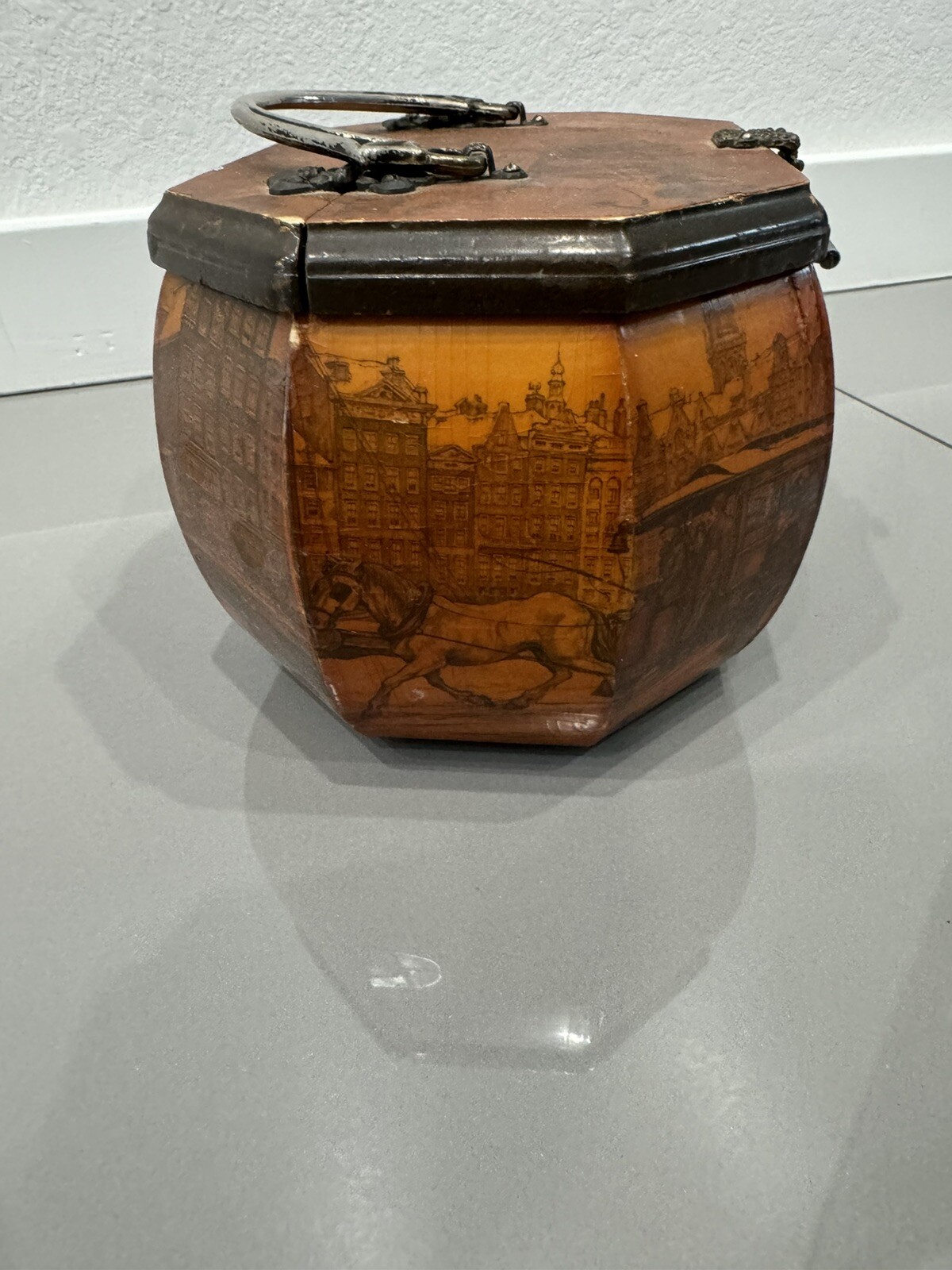 Vintage DECOUPAGE Wood Octagon Purse Box Old City Scenes