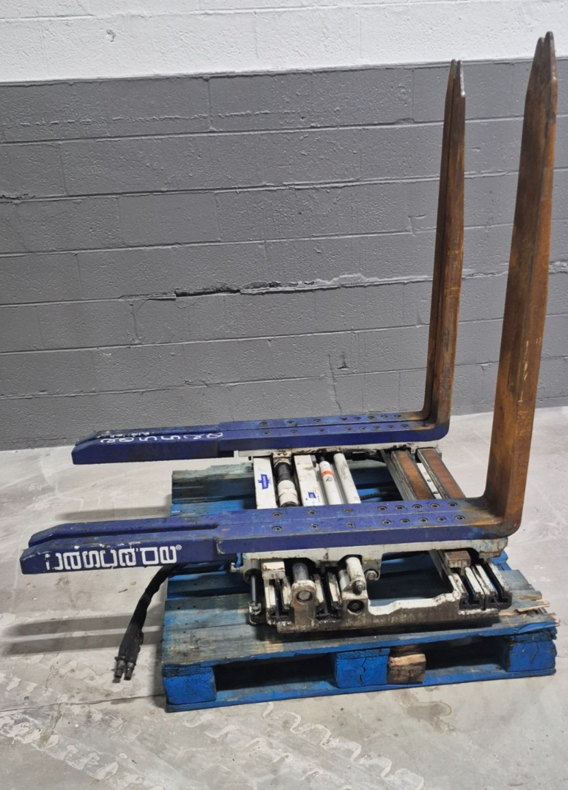 25G-FDS-591 Cascade Single–Double Pallet Handler Class 2 with 42 Inch Forks