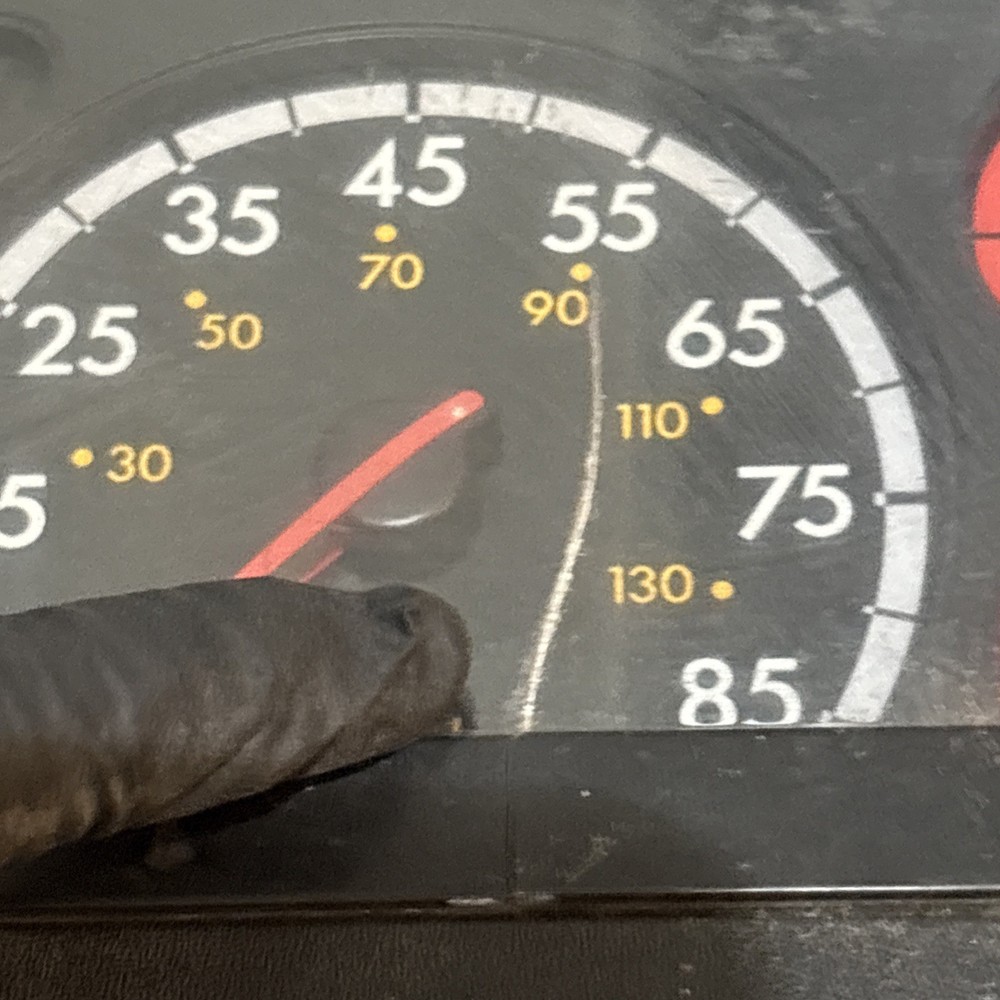 FREIGHTLINER CASCADIA GAUGE CLUSTER Missing P/N Broken