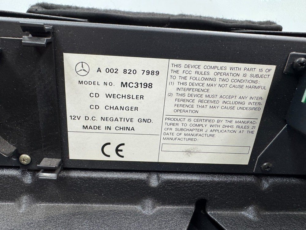 MERCEDES BENZ ORIGINAL CD CHANGER