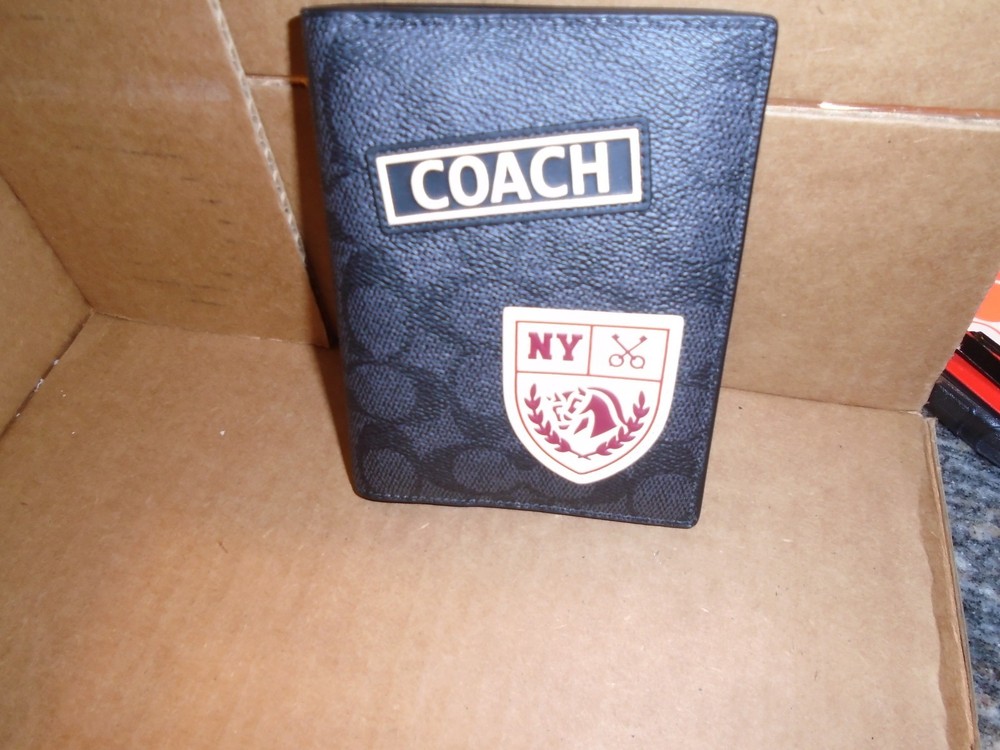 NWT COACH CY902 PASSPORT CARD CASE