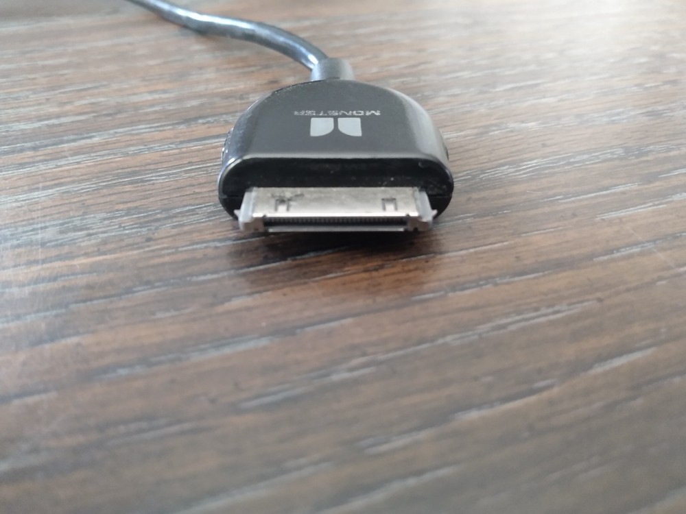 Monster iCarPlay Wireless Plus FM Transmitter, 30 Pin Charger for iPod / iPhone