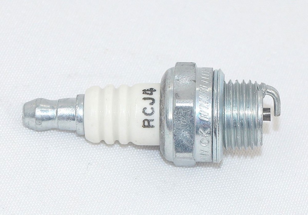 2 Pack Champion 893 RCJ4 Copper Plus Small Engine Spark Plug