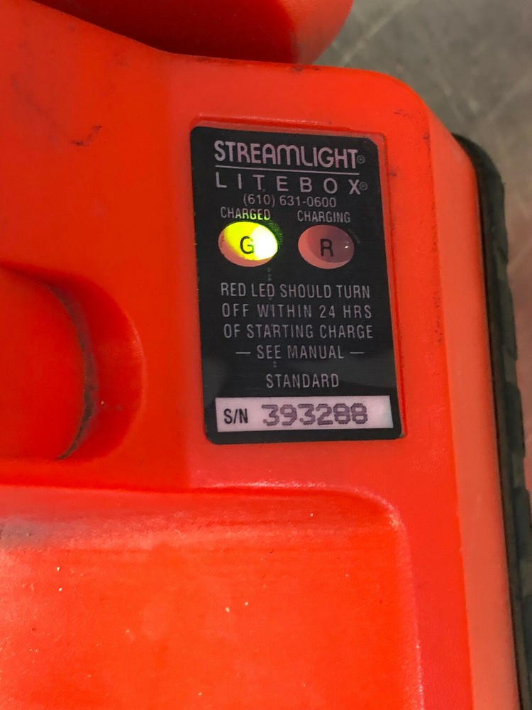 STREAMLIGHT Litebox Flashlight Charging Base - 45070 - NO CORD - Used