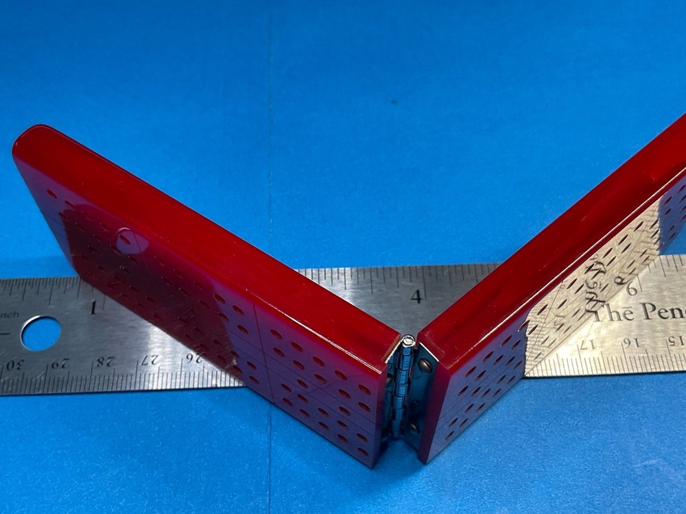 ———BEAUTIFUL RED MARBLED FOLDING CRIBBAGE BOARD——