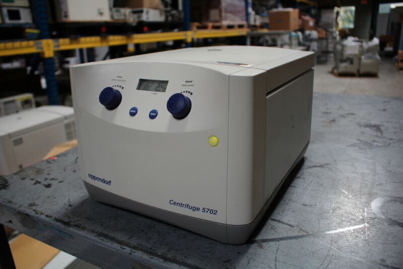 Eppendorf 5702 Centrifuge