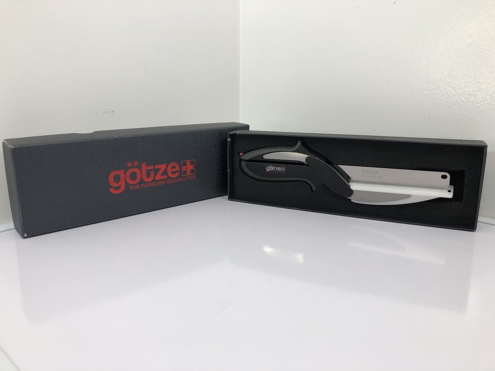 GOTZE Ultimate 2-IN-1 Knife & Scissors Cutting Board Stainless Smart Cutter
