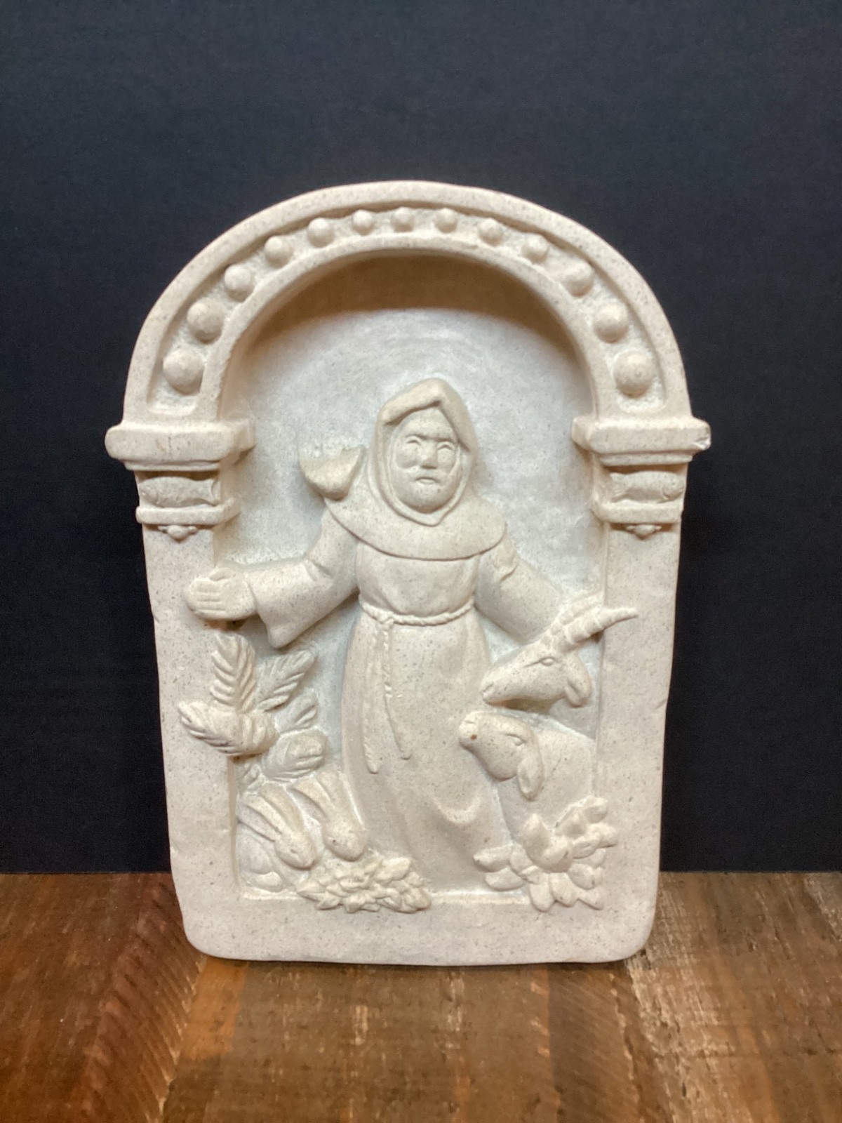 CARRUTH 1985 SMALL ST FRANCIS OF ASSISI & ANIMALS GARDEN PLAQUE cement  8.5”