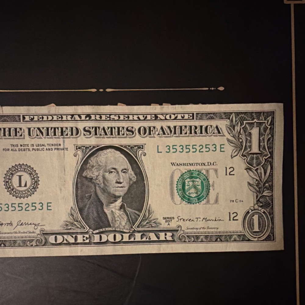 $1 US Dollar Bill Error Note L35355253E Misaligned Portrait 3 digit step ladder