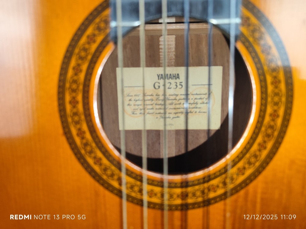 Yamaha G-235 6 String 4/4 Guitar Guitars