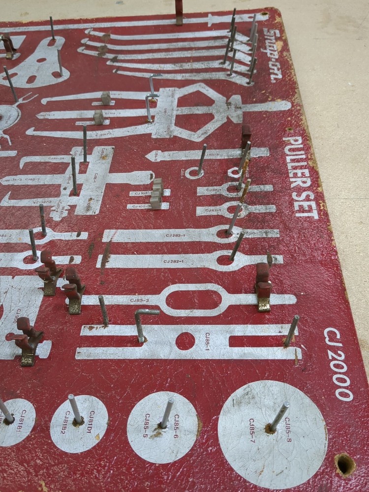 SNAP-ON CJ 2000 PULLER SET WALL STORAGE RACK BOARD DISPLAY 31-3/4" X 23-3/4"