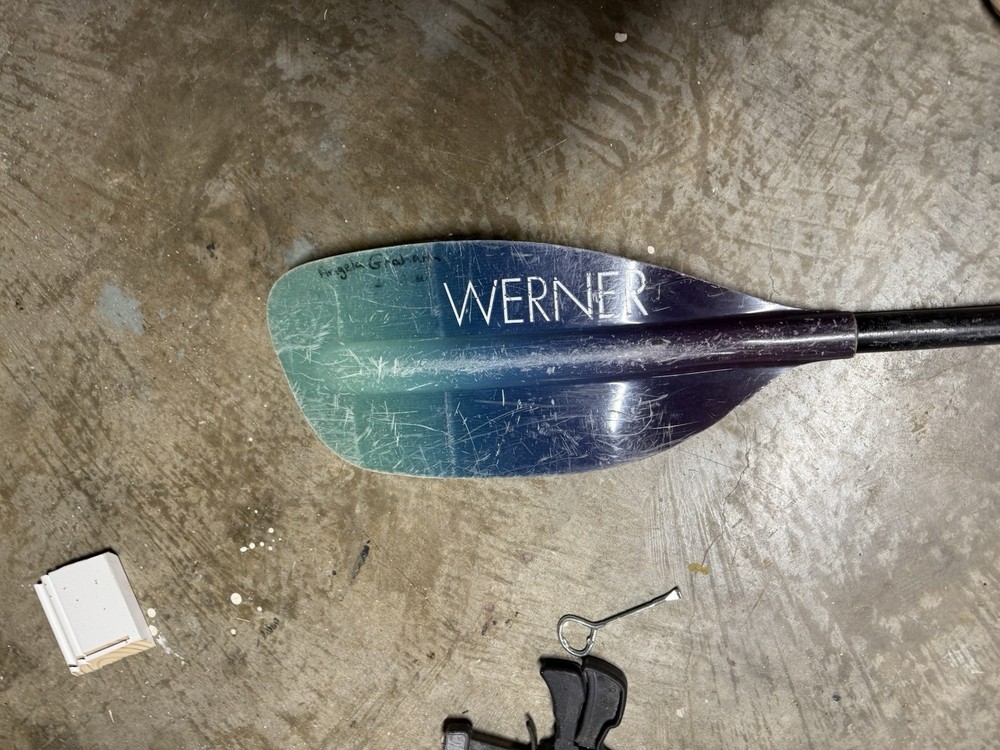 Werner Strike Whitewater Kayak Paddle left 30 offset