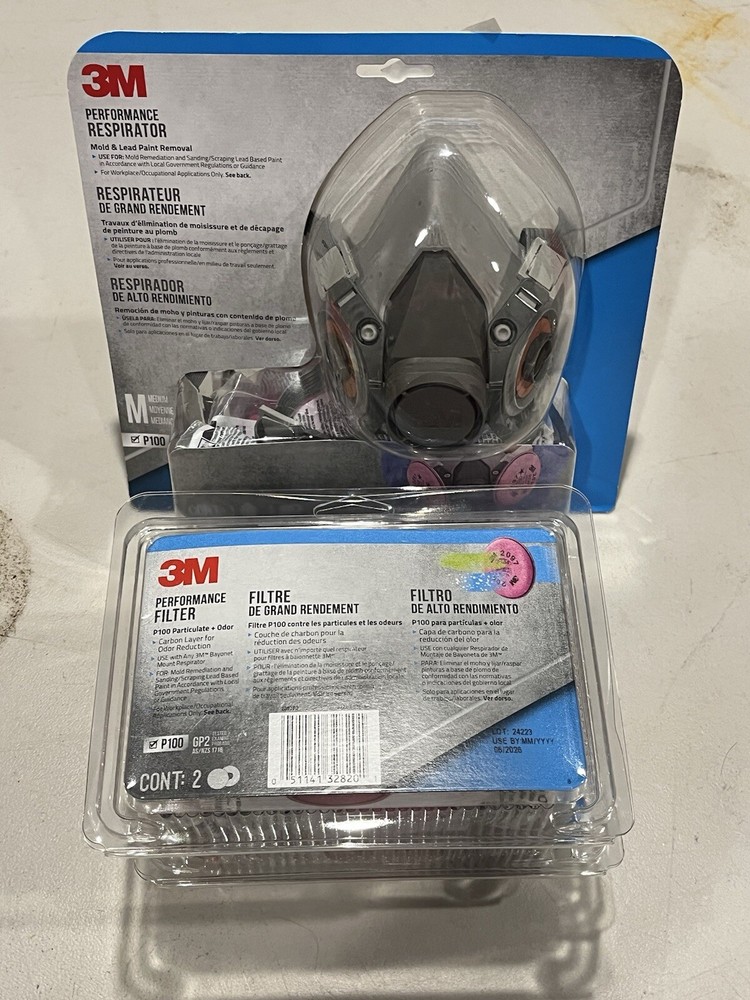 3M Performance Filter Medium Mask With 4 Filters