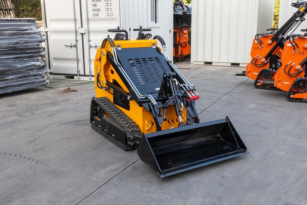 23Hp Mini Skid Steer Loader with EPA Petrol Engine Three valve Three Pump
