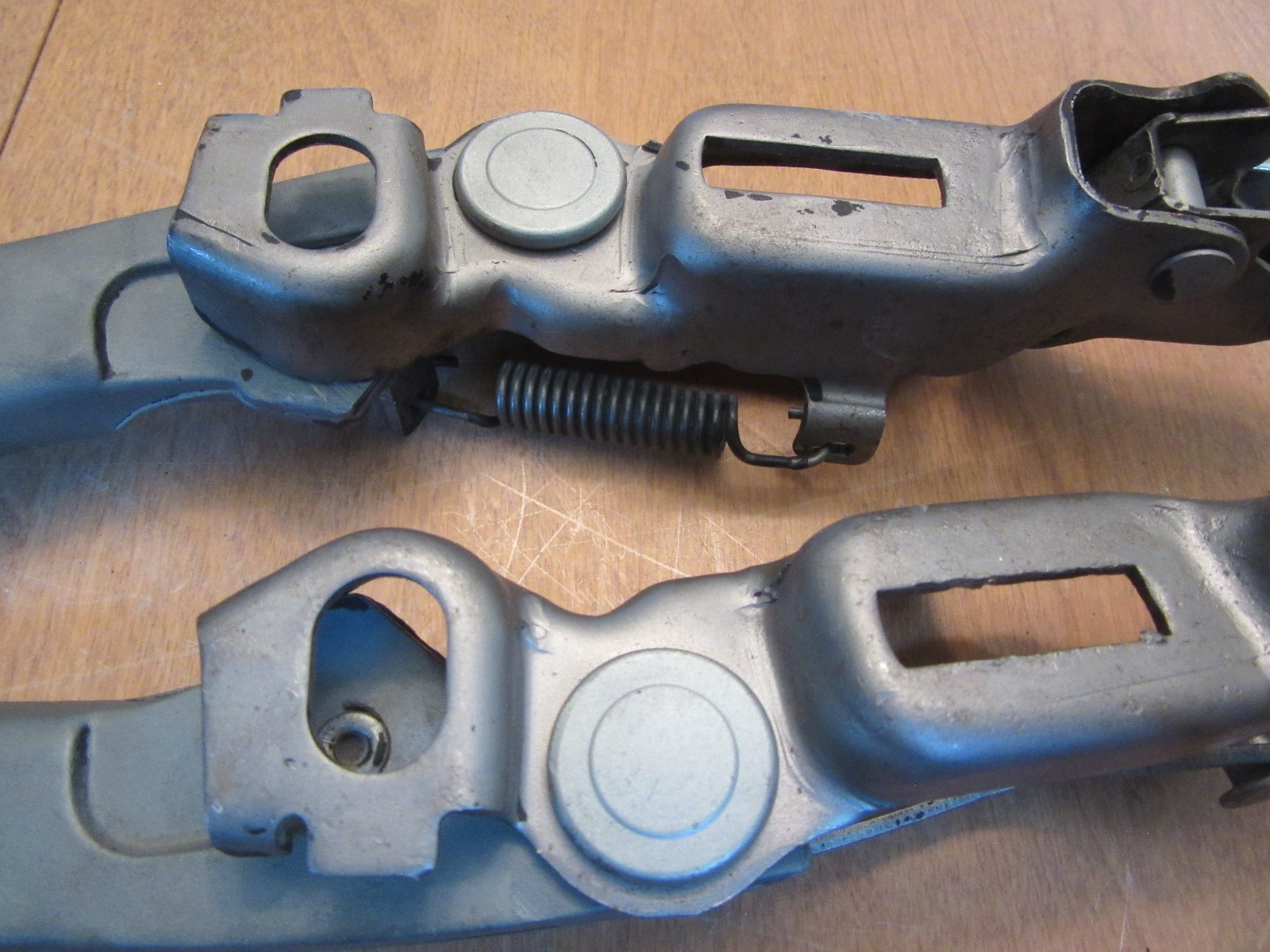 1971 -1976 GM A body convertible latches full size cars