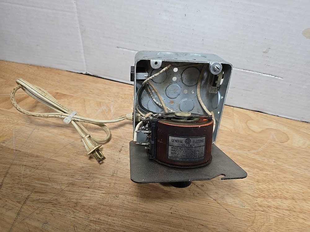 General Electric VOLT-PAC Variable Transformer Model 9T92A10 12Amp lot