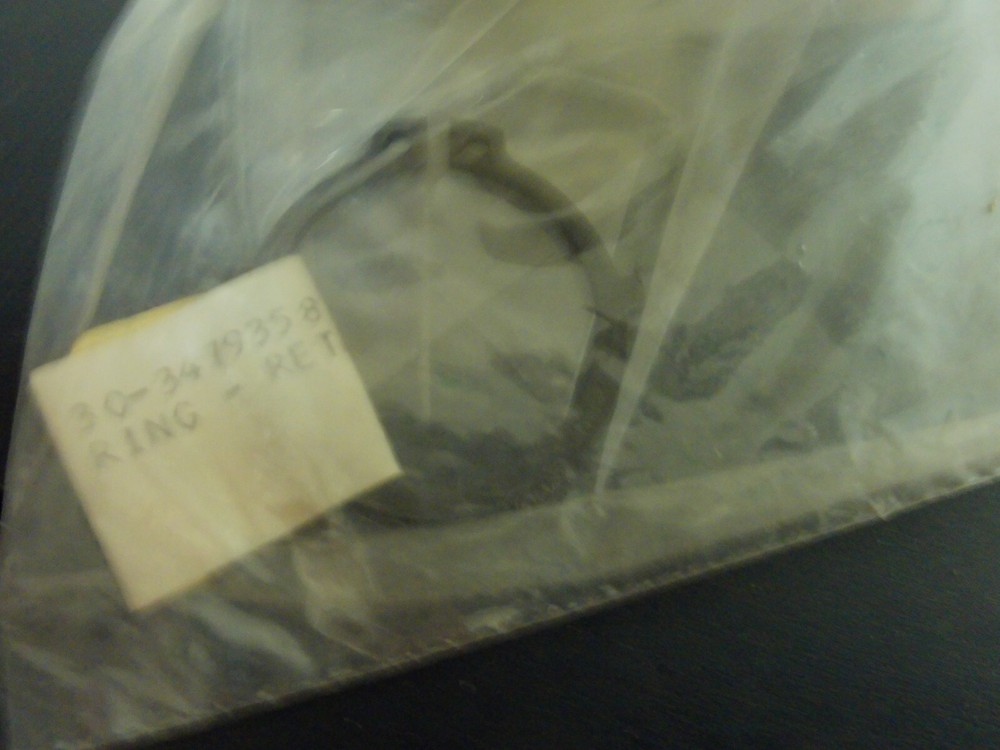 AGCO- RETAINING RING - 30-3479358 BX8ARL