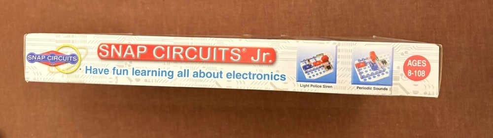 ELENCO Snap Circuits Jr.� 100 Experiments Electronics Discovery Kit